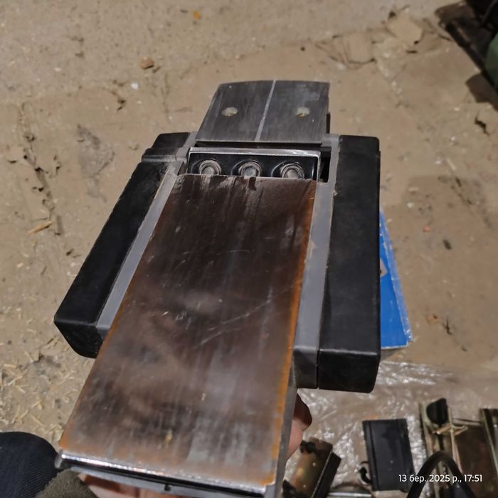 Електрорубанок        Полный комплект       .