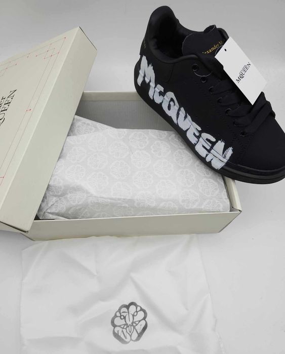 Sapatilhas de qualidade excelente todas pretas