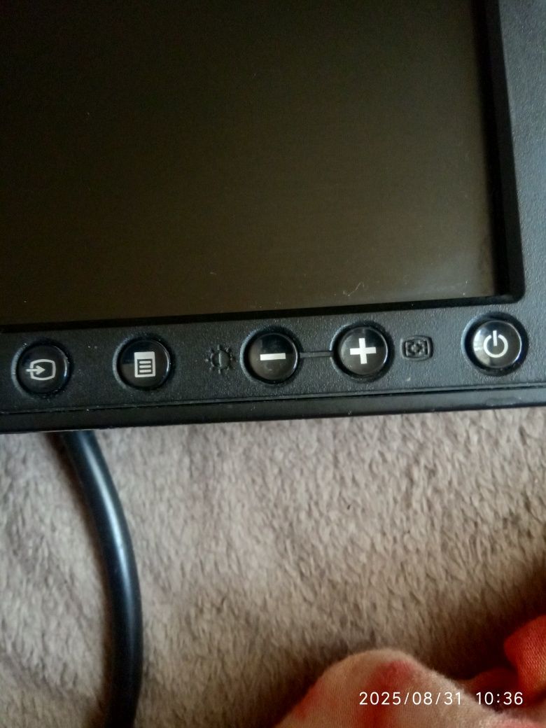 Монитор Dell P190Sb.