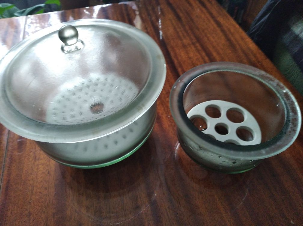 Стакани, чашки, бюкси, тиглі,різне лабораторне