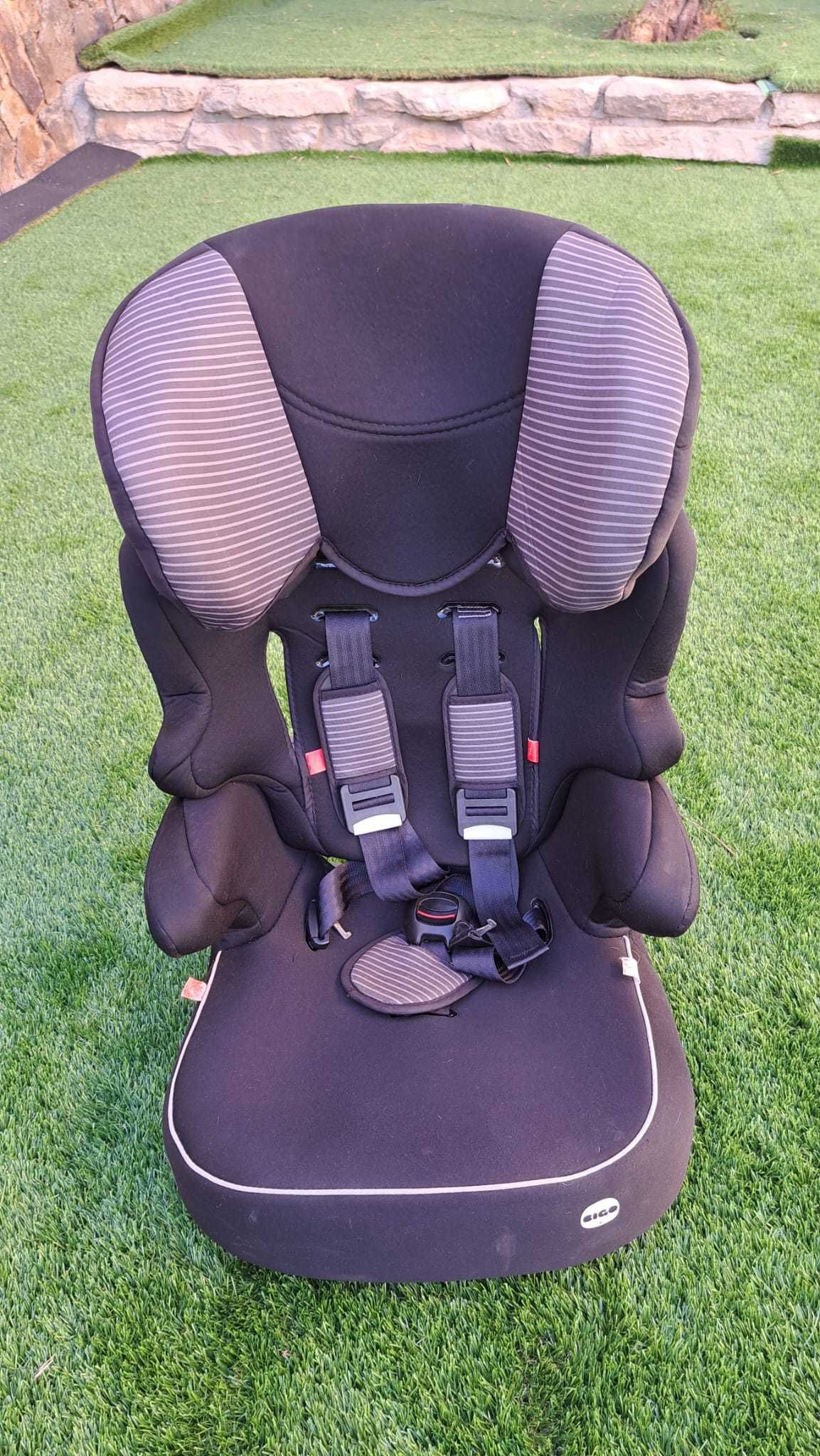Cadeira Auto I-Size 100-150cm Preta (como novo)