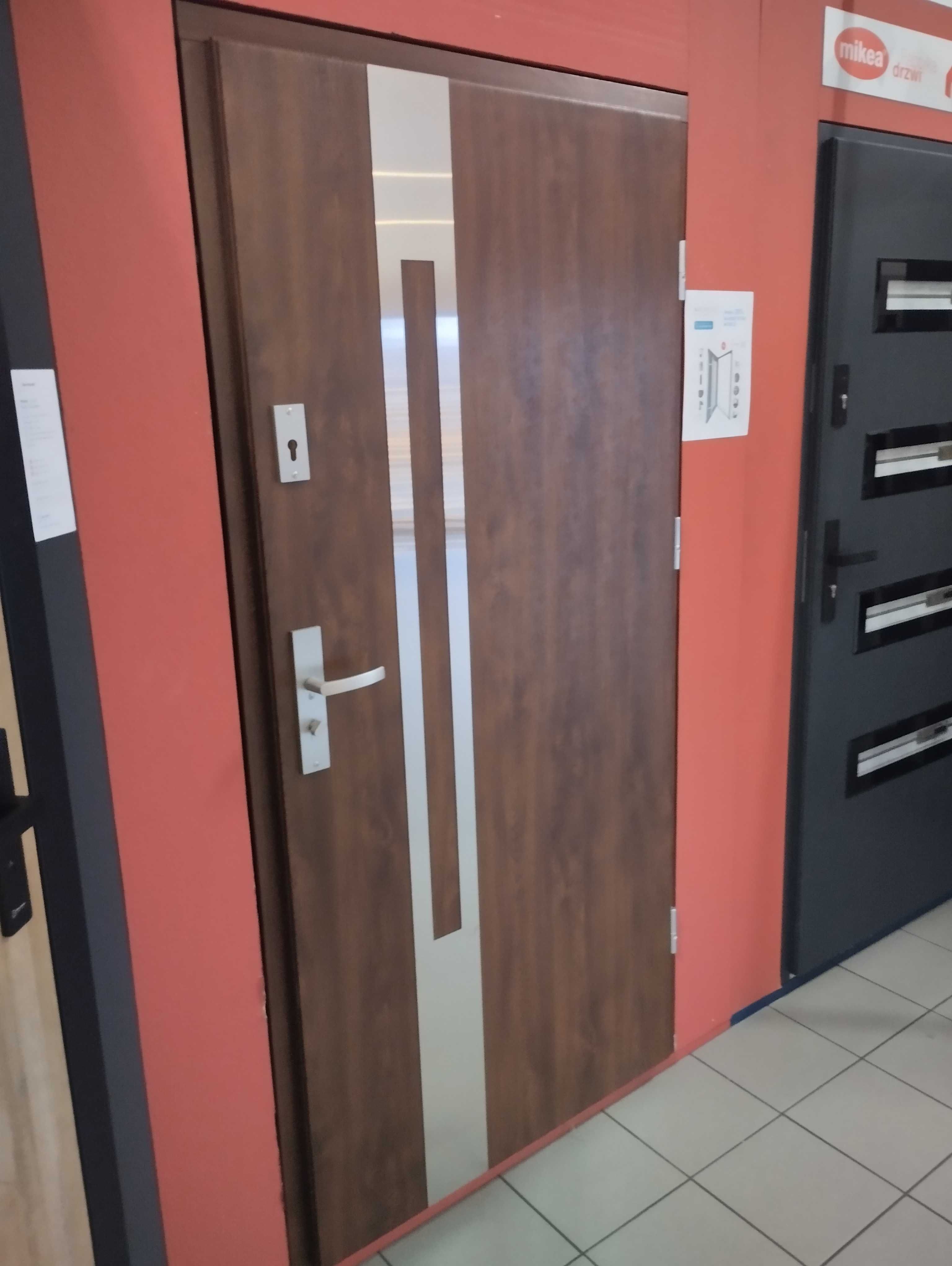 Drzwi zewnętrzne Mikea Thermika Felc 90P