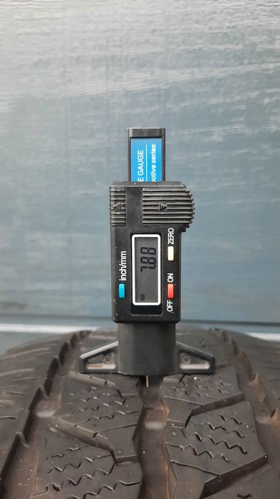 Continental 215/65 R16 C VanContact Winter