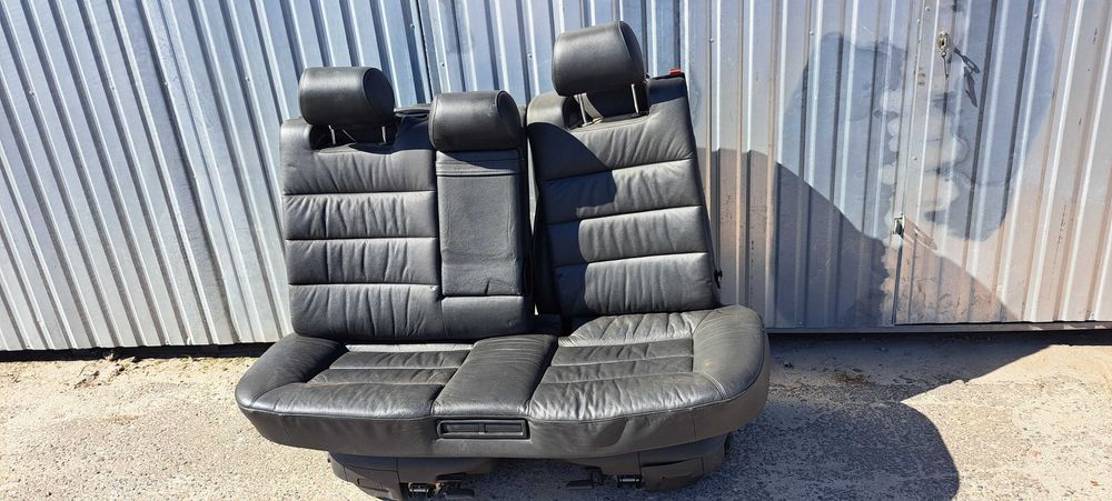 Fotele kanapa czarna skóra Audi A6 C5 Kombi grzane kpl