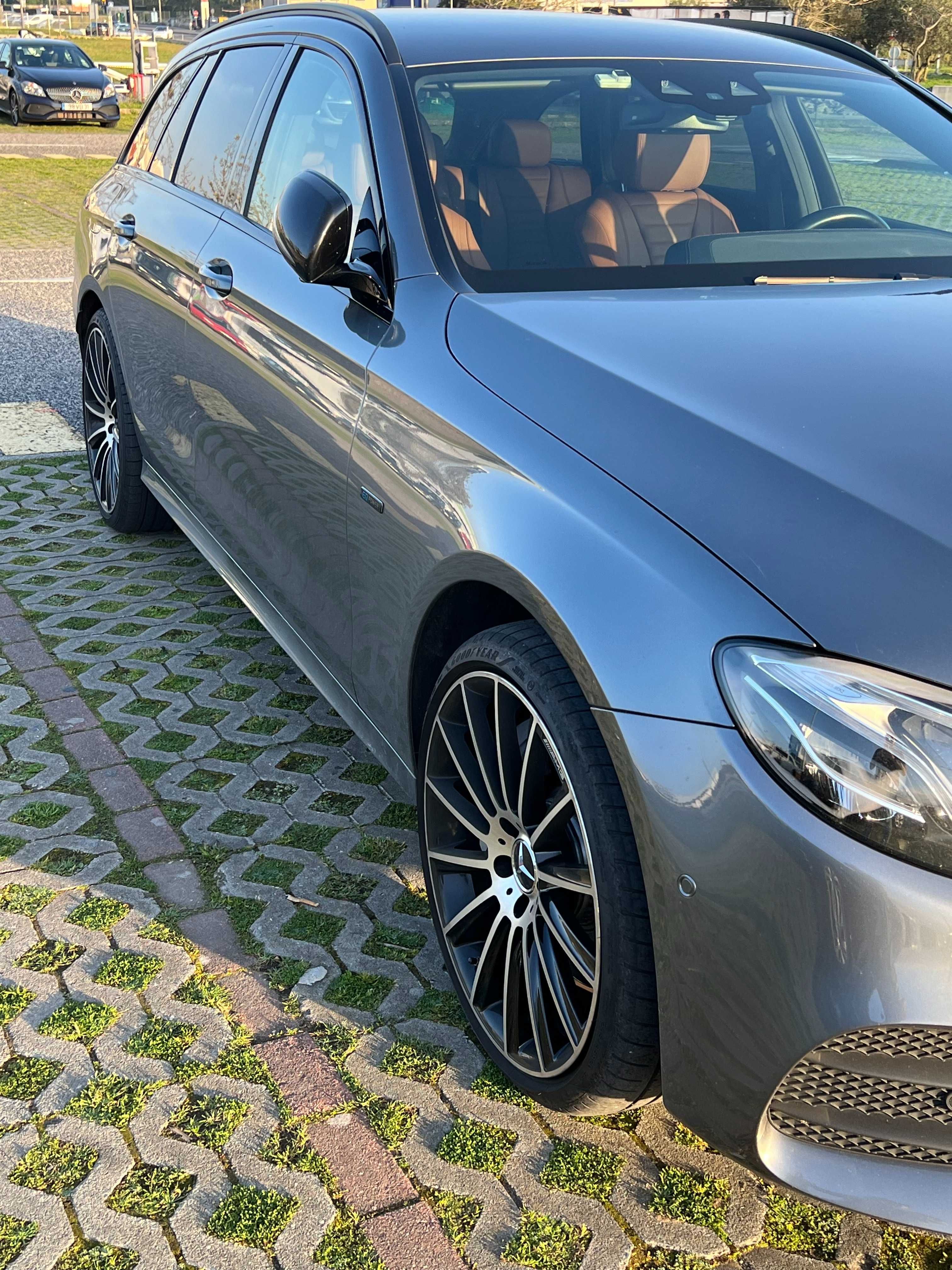 Mercedes-Benz Classe E300DE / Possível troca com SUV
