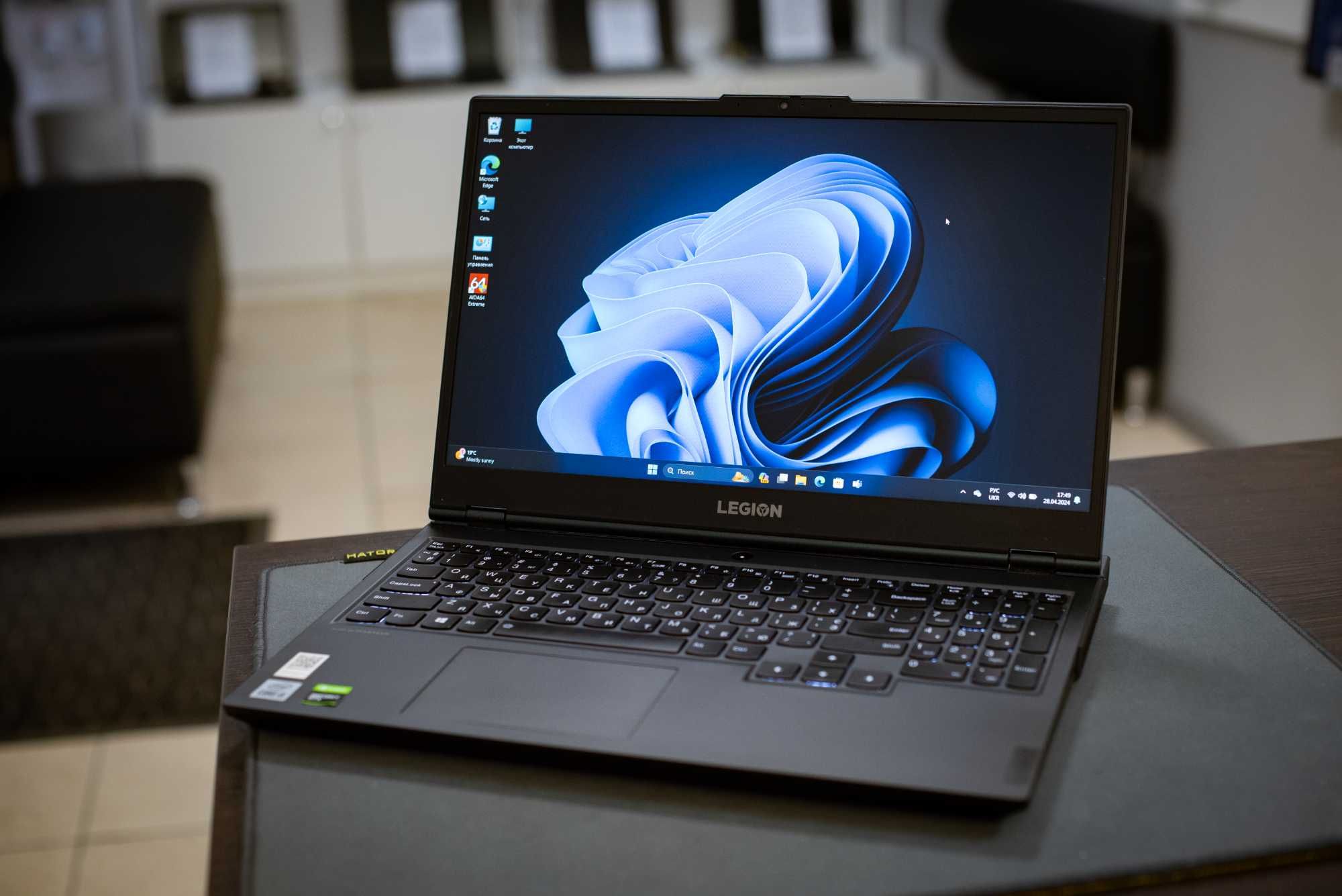 Lenovo Legion 15 состояние нового (Core i5-10300h + GTX 1660ti 6gb