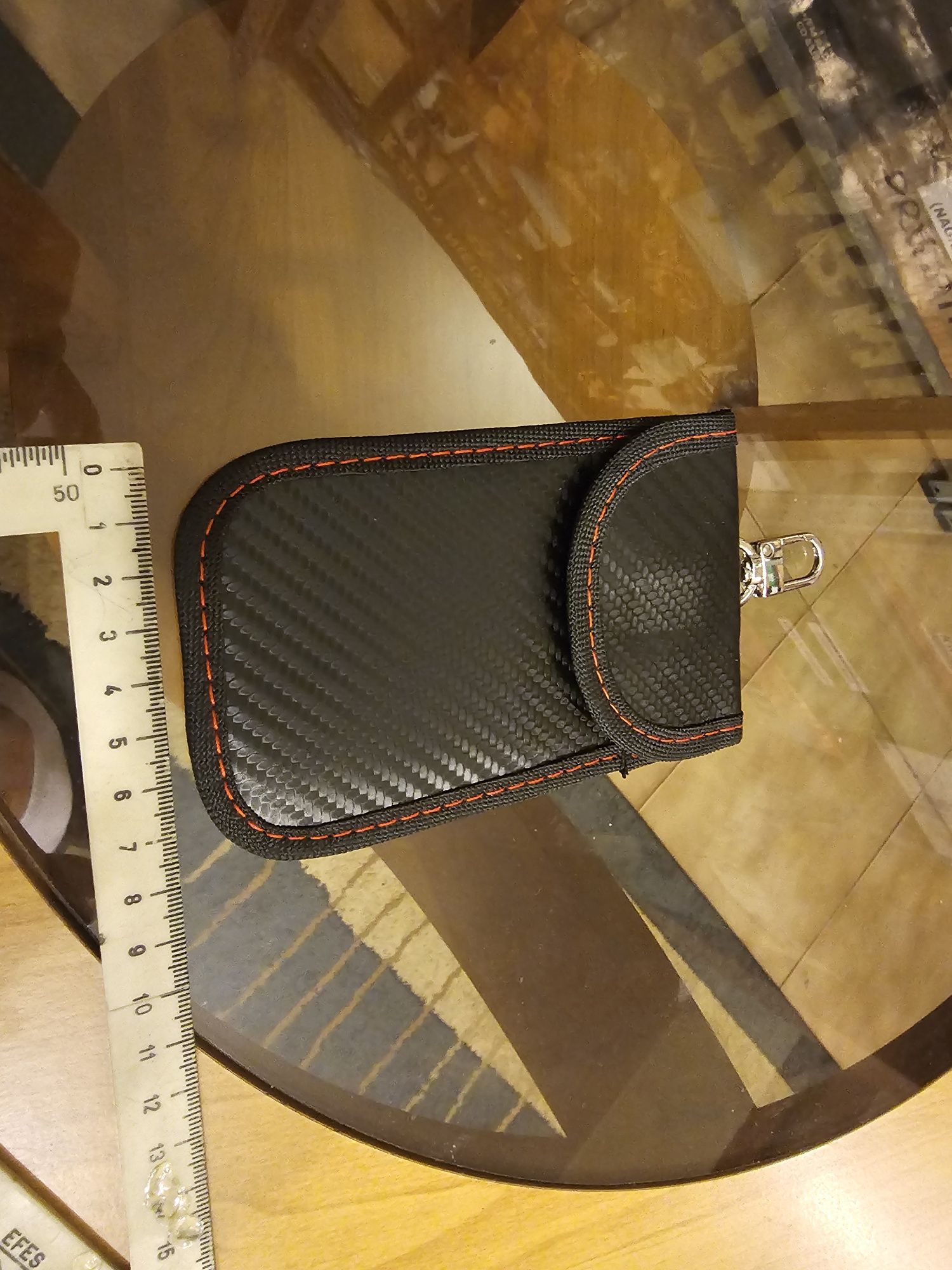 Dwa etui z blokadą sygnału na klucze / telefon