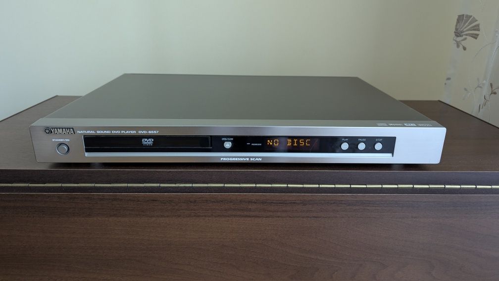 DVD Yamaha  s557