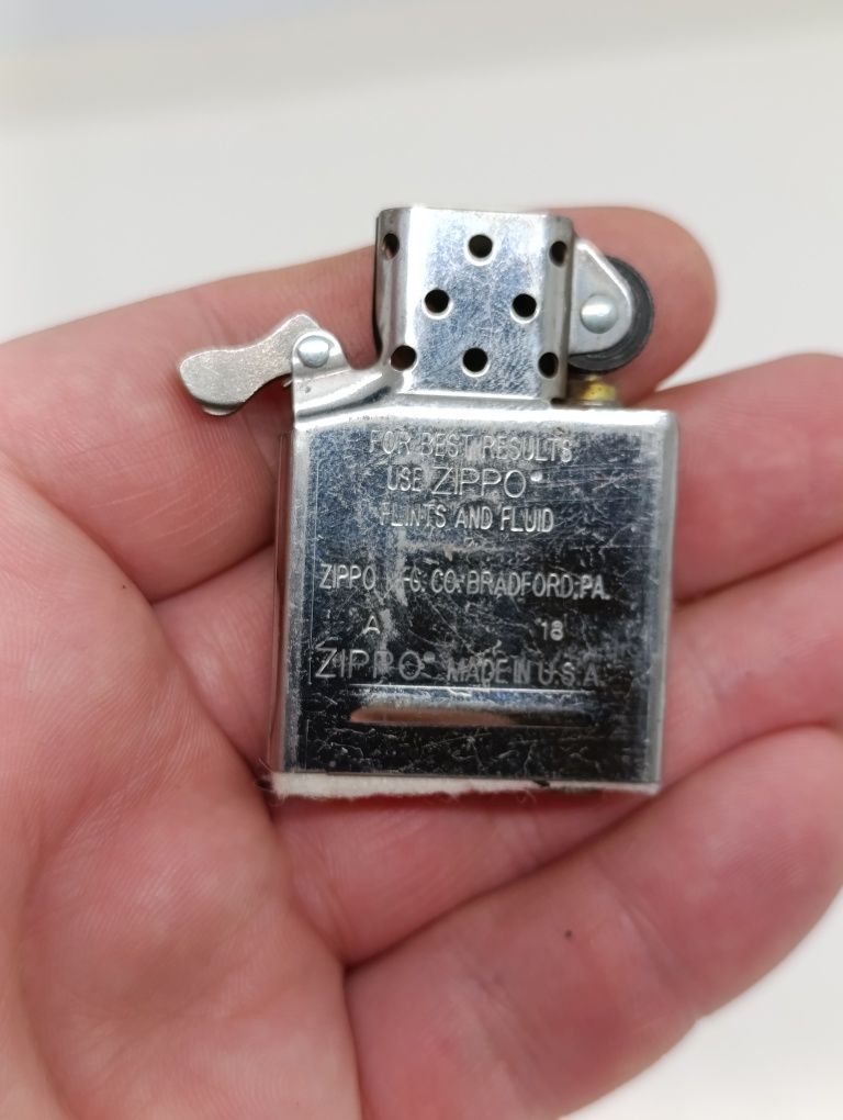 Чорна бензинова запальничка зіппо zippo black 218 зажигалка зиппо