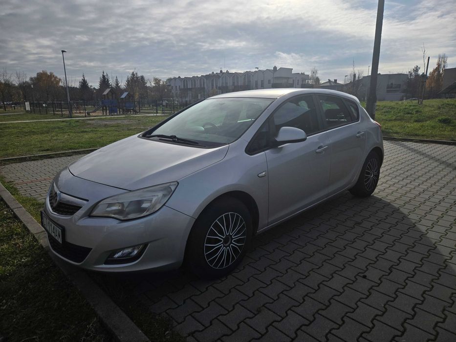 VAUXHALL/OPEL Astra J 1.4 2011 Anglik