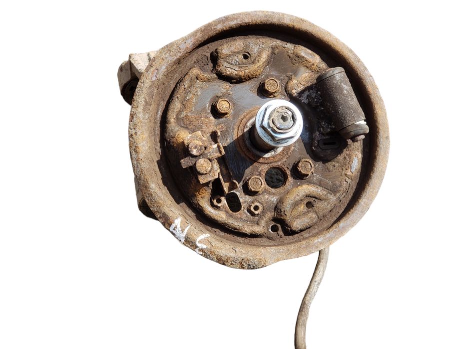 Цапфа задняя правая (под барабан) для Honda Civic  VII 1.4 разборка