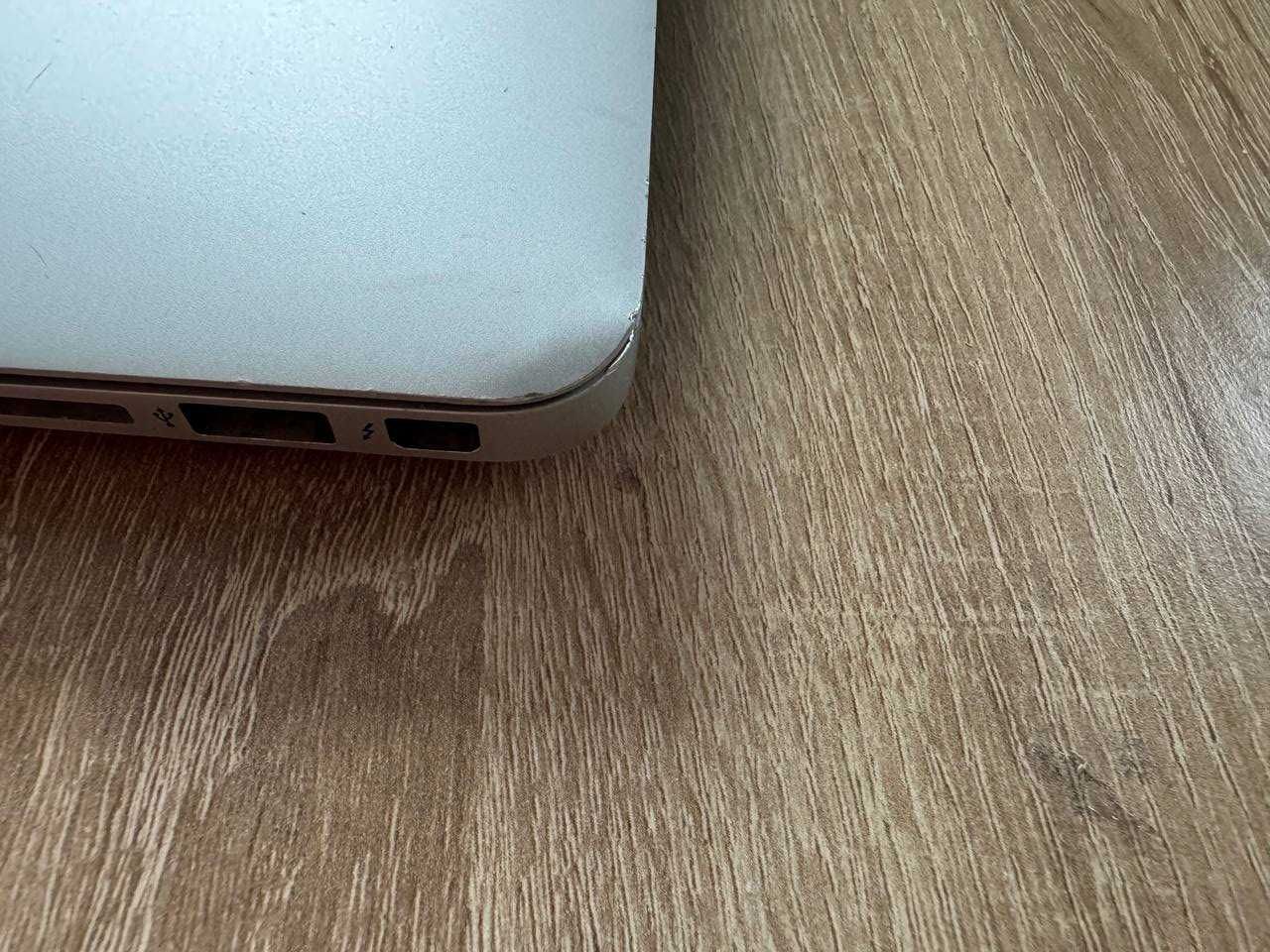 Macbook Air 13 2015 rok, 8GB RAM 512GB SSD