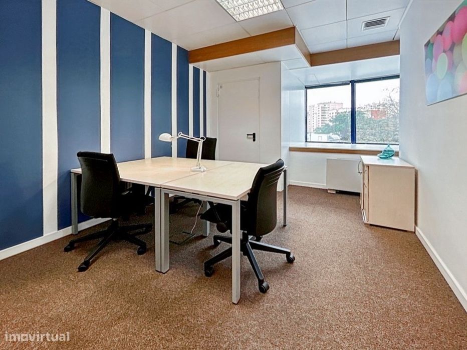 Espaço de escritório privativo para 3 pessoas em Torres de Lisboa