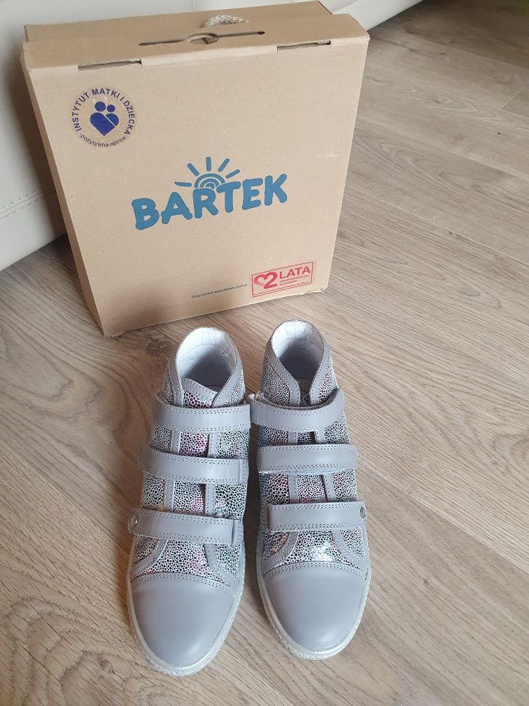 Skórzane buty sneakersy dziewczęce damskie Bartek  szare 37 23,5cm NOW