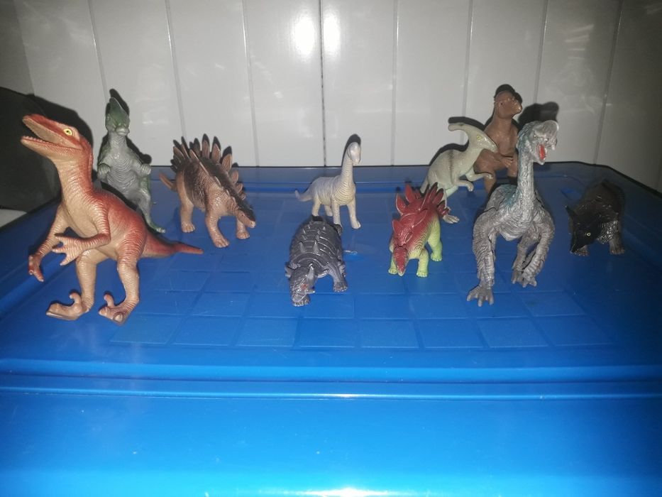 Zestaw dinozaurow