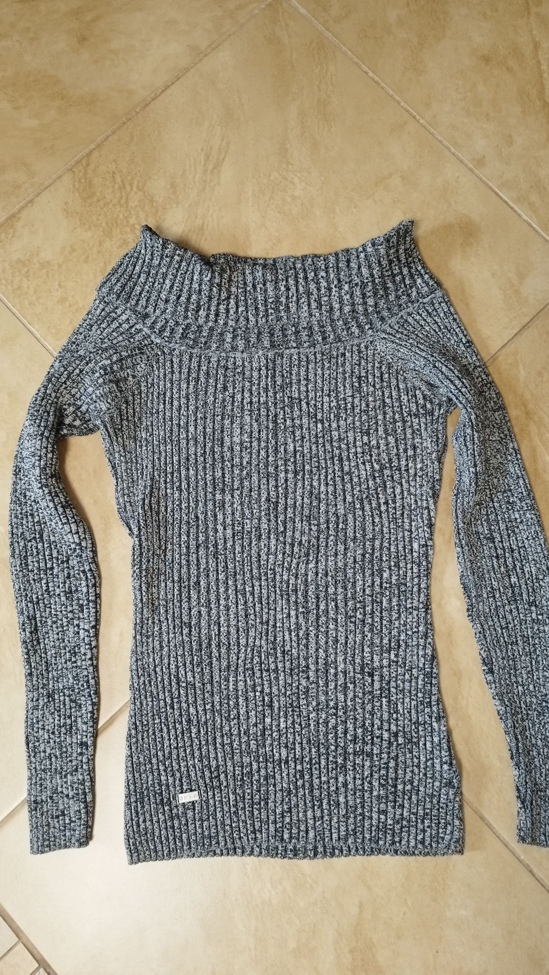 Guess damski sweterek w prążek 36-38