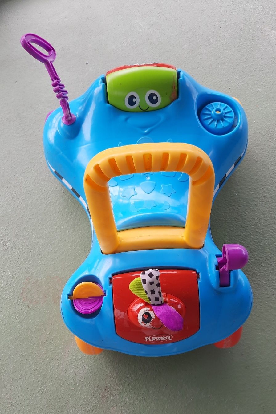 Auto, jeździk dla dziecka