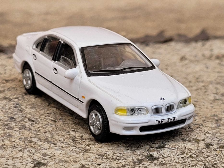 BMW 5 E39 528i Kolekcja modeli 1:72 mega unikat hongwell M Power