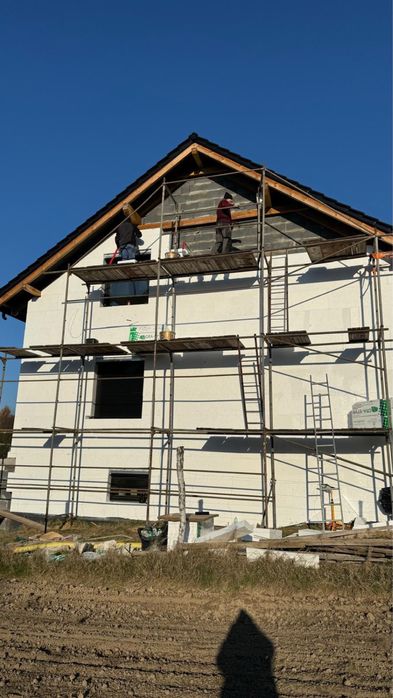 Rusztowanie elewacyjne, nie plettac. Podesty