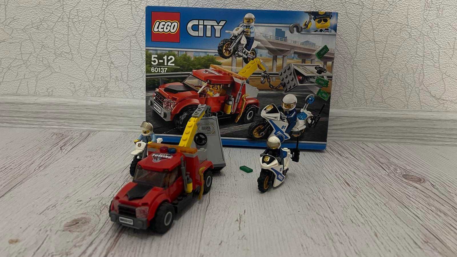 Конструктор LEGO City 'Втеча на буксирі' (60137)