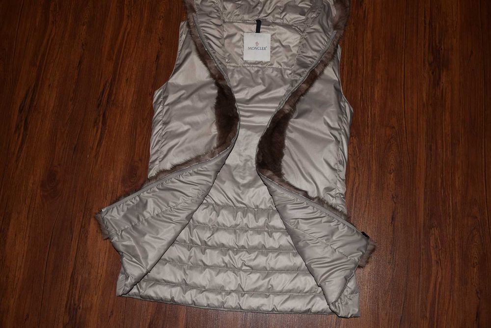 Moncler Down Vest (Женская Пуховая Жилетка с Натуральным Мехом )