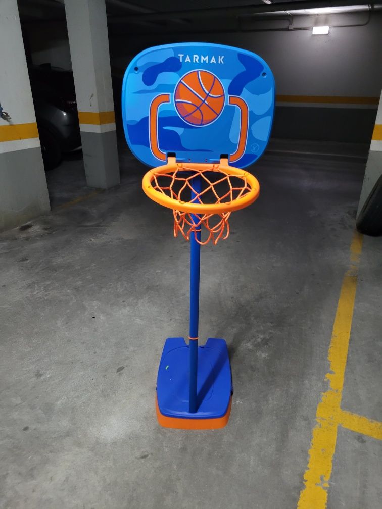 Cesto de basquetebol criança