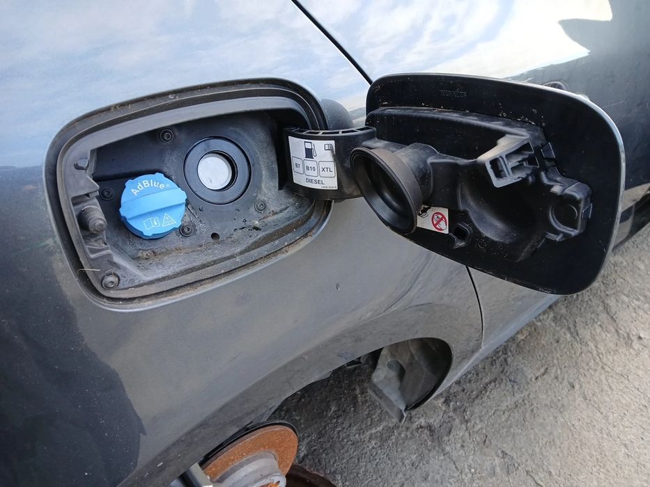 Tampa depósito combustível RENAULT Megane IV (B9A/M_)