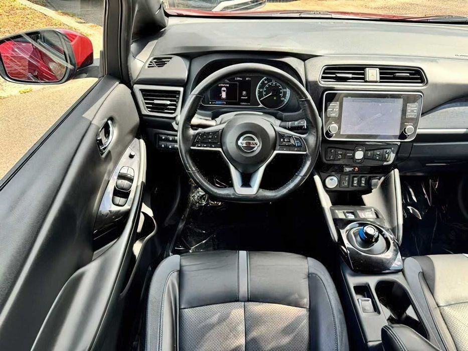 Nissan Leaf      2020