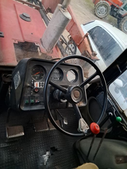 Case 585 XL z turem