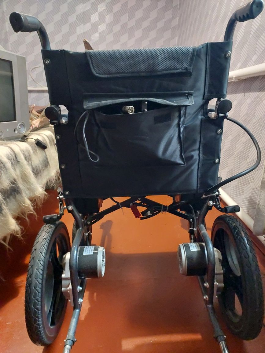 Інвалідний візок на акамуляторі