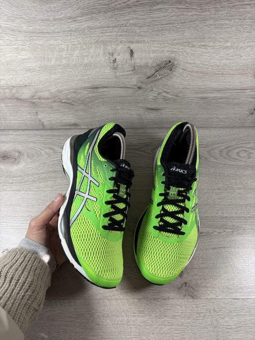 Asics Gel Cumulus чоловічі бігові кросівки 40 розмір