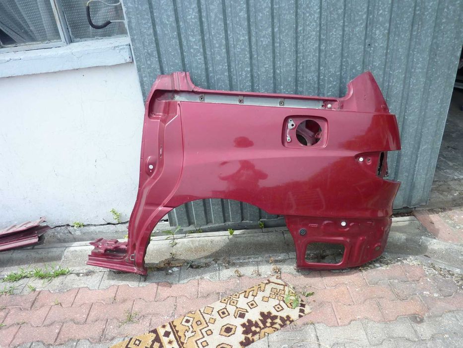 Toyota Previa ćwiartka tył prawa lewa w Super Stanie