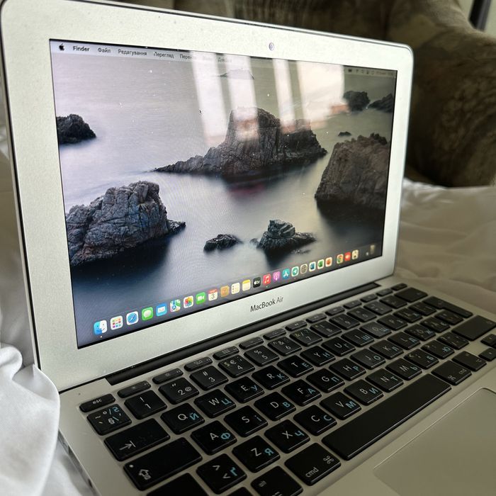 Macbook Air 11 2016 року 8/128 Gb