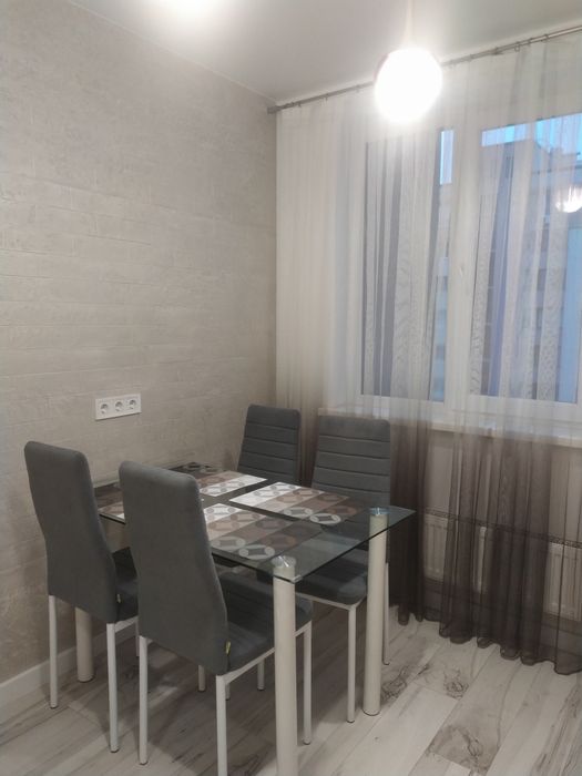 Оренда підселення дівчинки