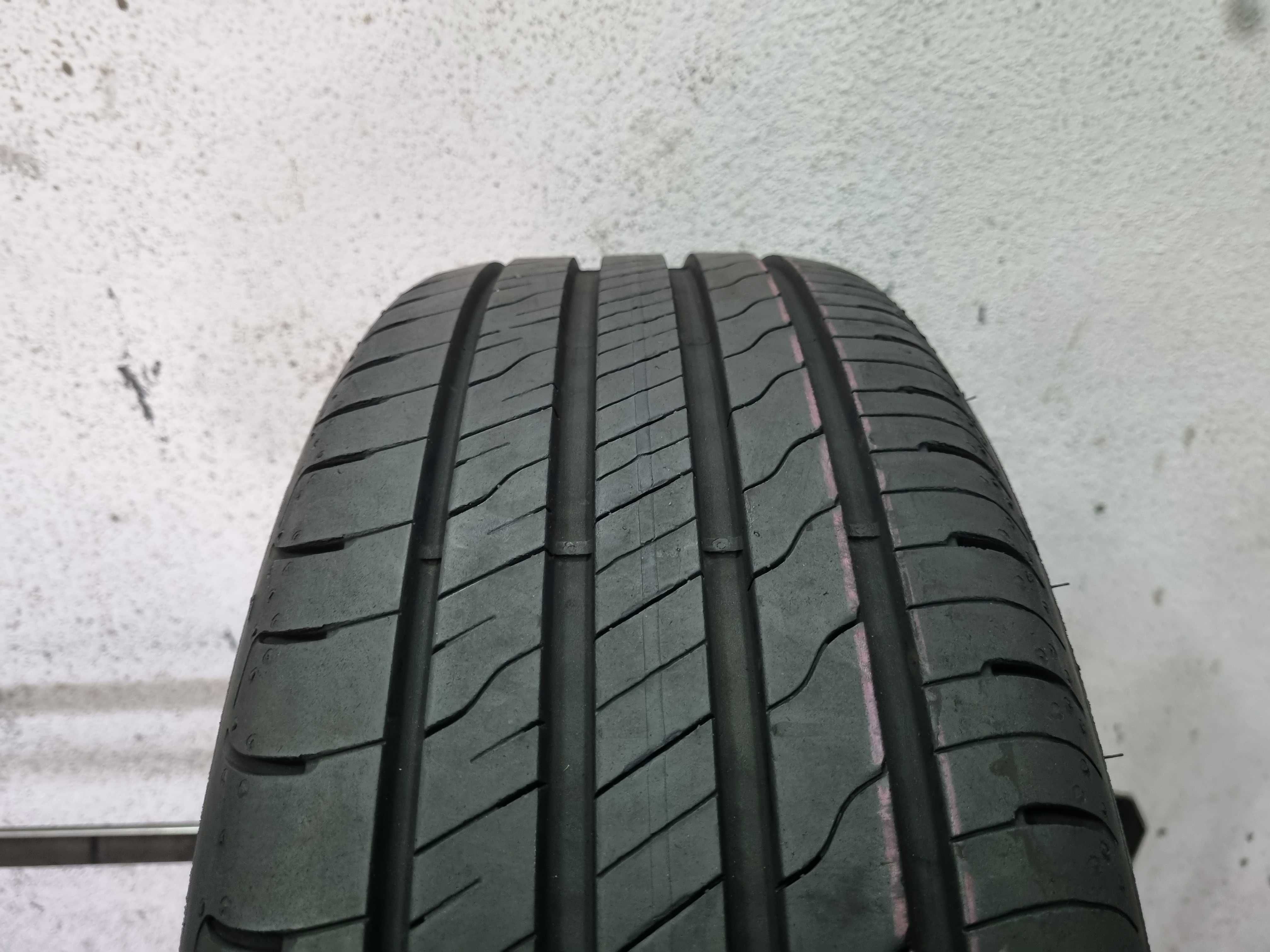 205/55/16 91V Goodyear Efficient Grip Preformnce 2 Dot.0523R
