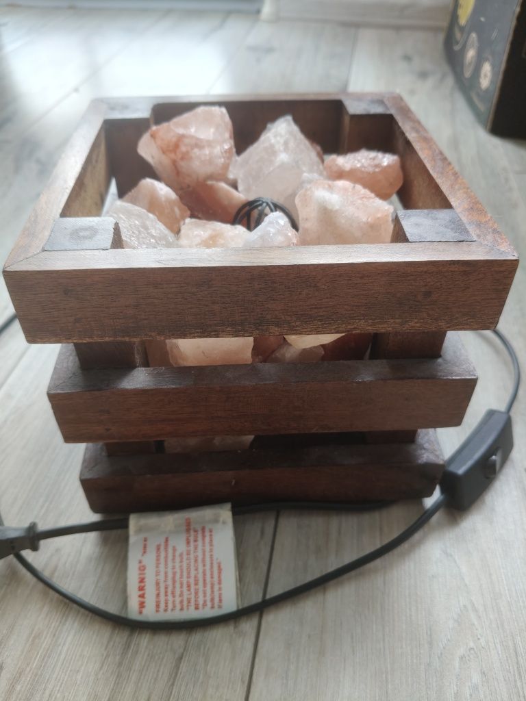 Lampa solna w skrzyneczce
