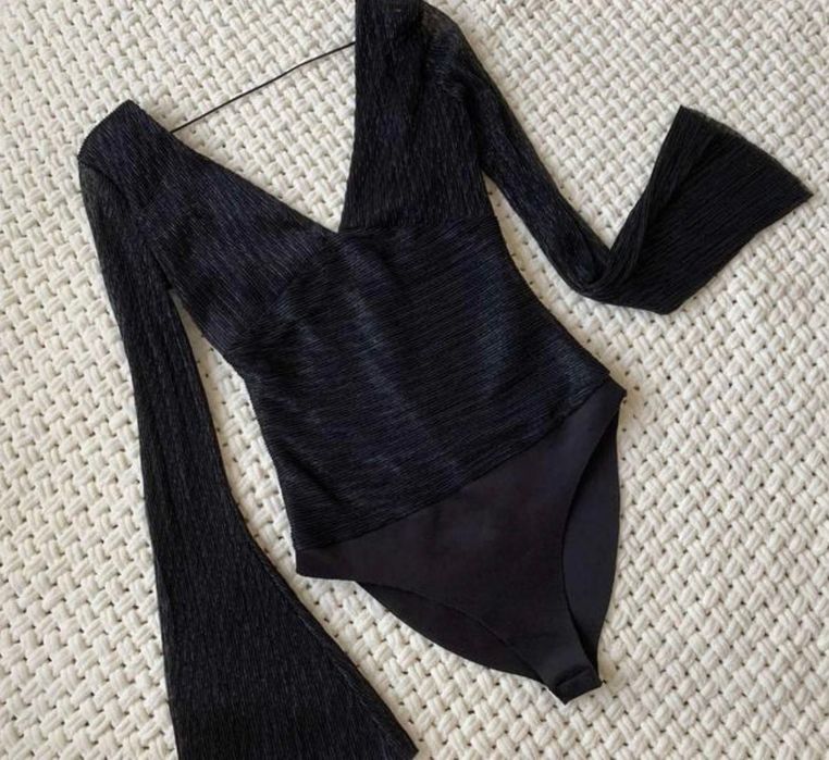 Красиве боді Bershka, підійде на розмір s-m