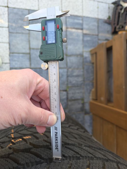 Opony zimowe Dębica Frigo 2 205/55 R16 jak nowe 2000km