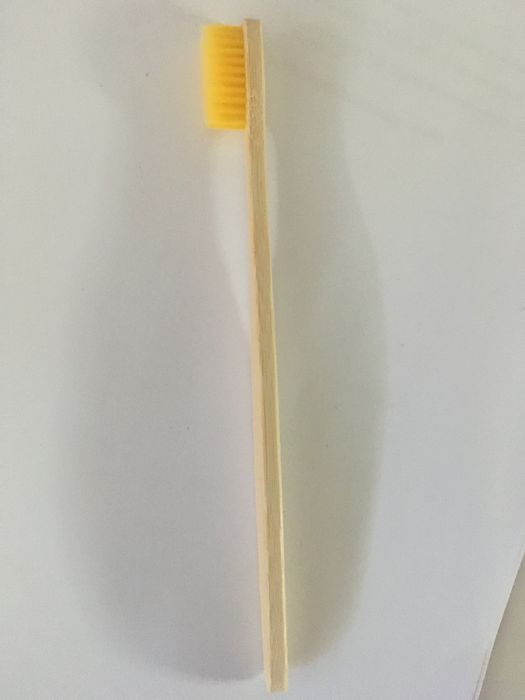 Escova de dentes em bambu