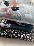 Zestaw ubran 134/140, sukienka 134/140, spodnie 134/140, bluza 134/140