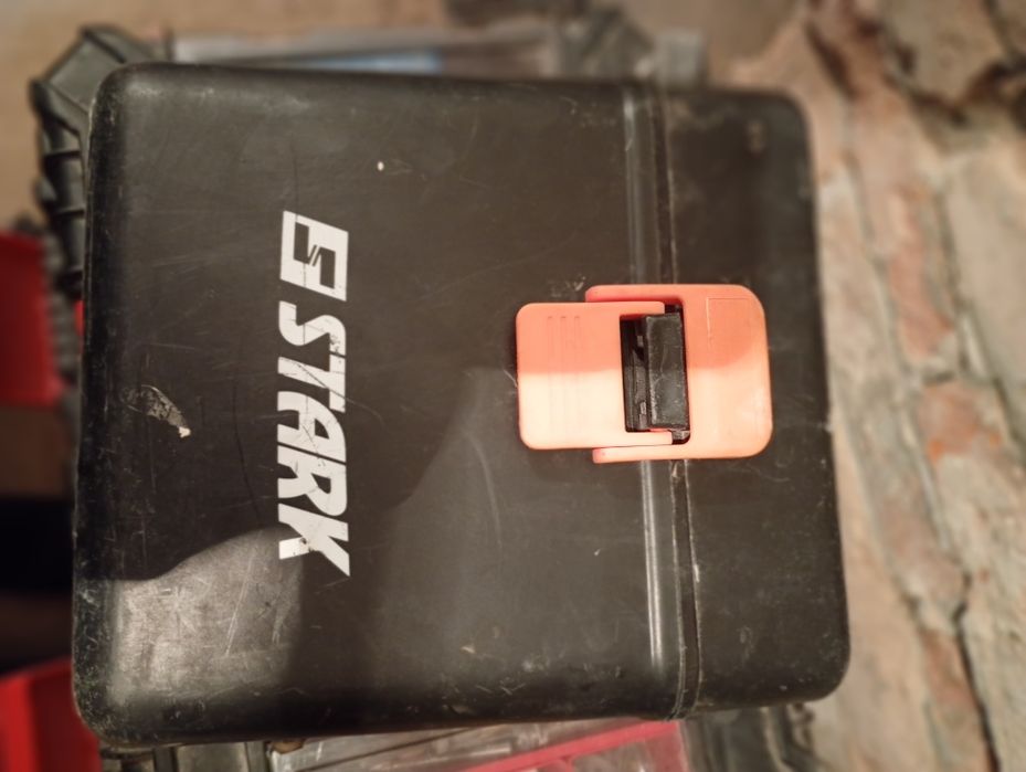 Оренда лазерного нівеліра.