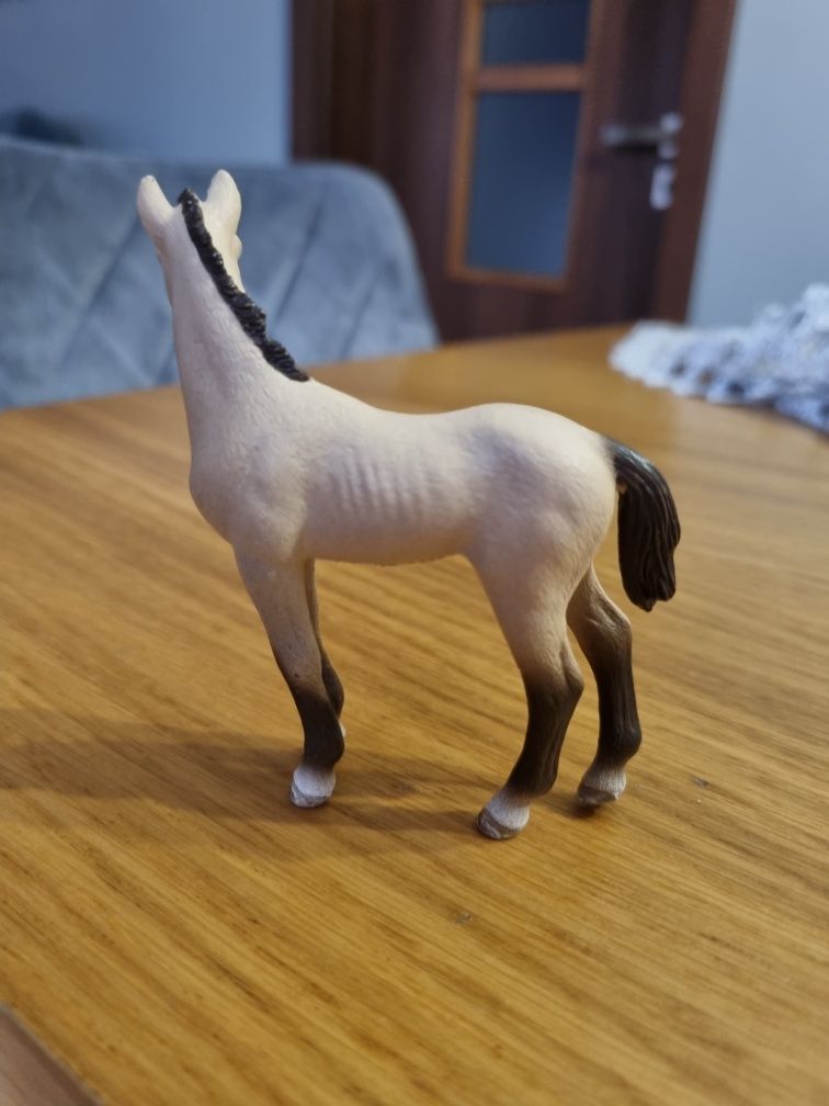 Źrebak schleich figurka