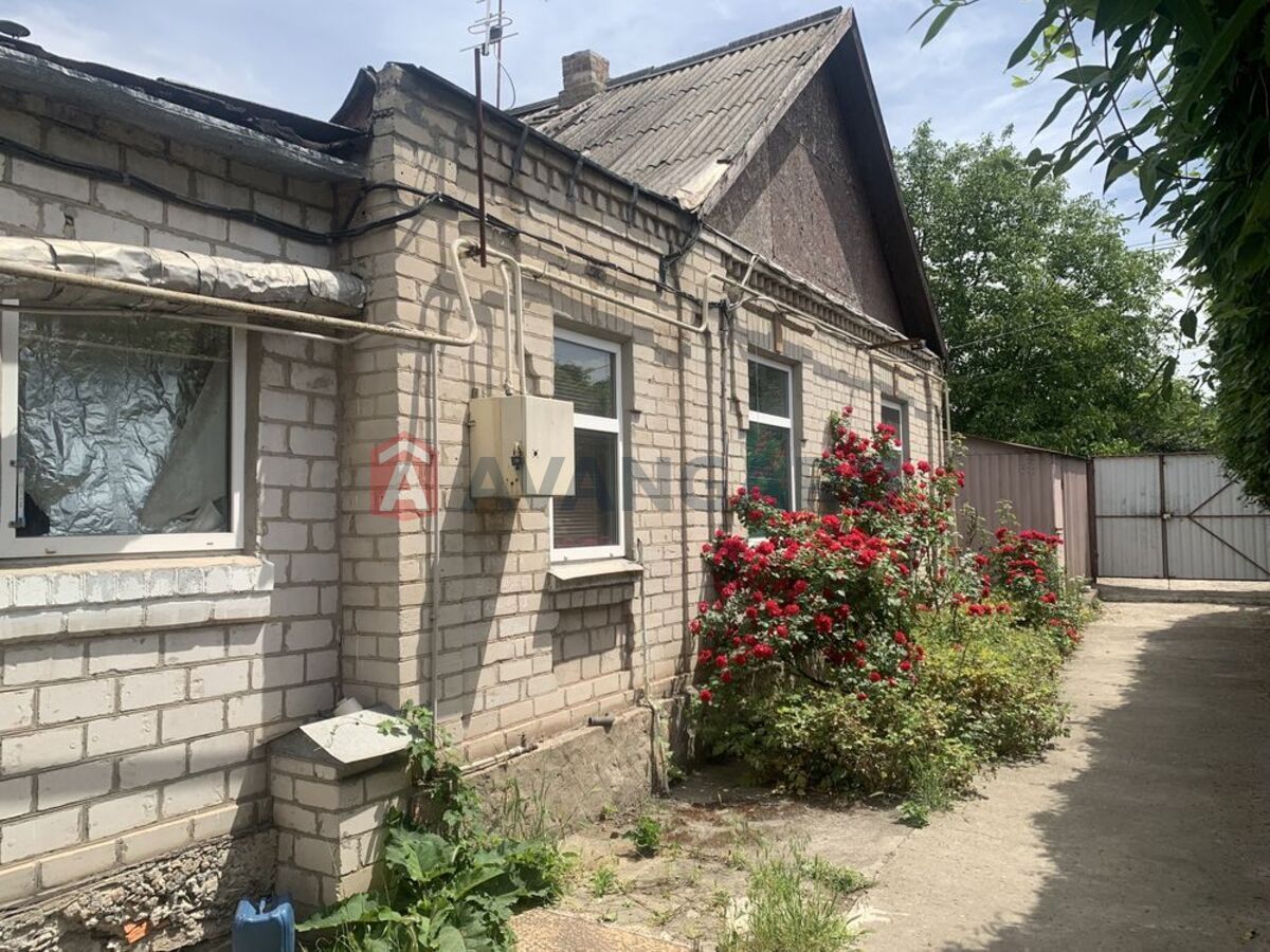 Продам частину будинку.