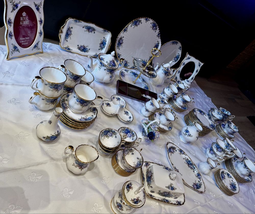 Serwis porcelany Royal Albert Moonlight Rose