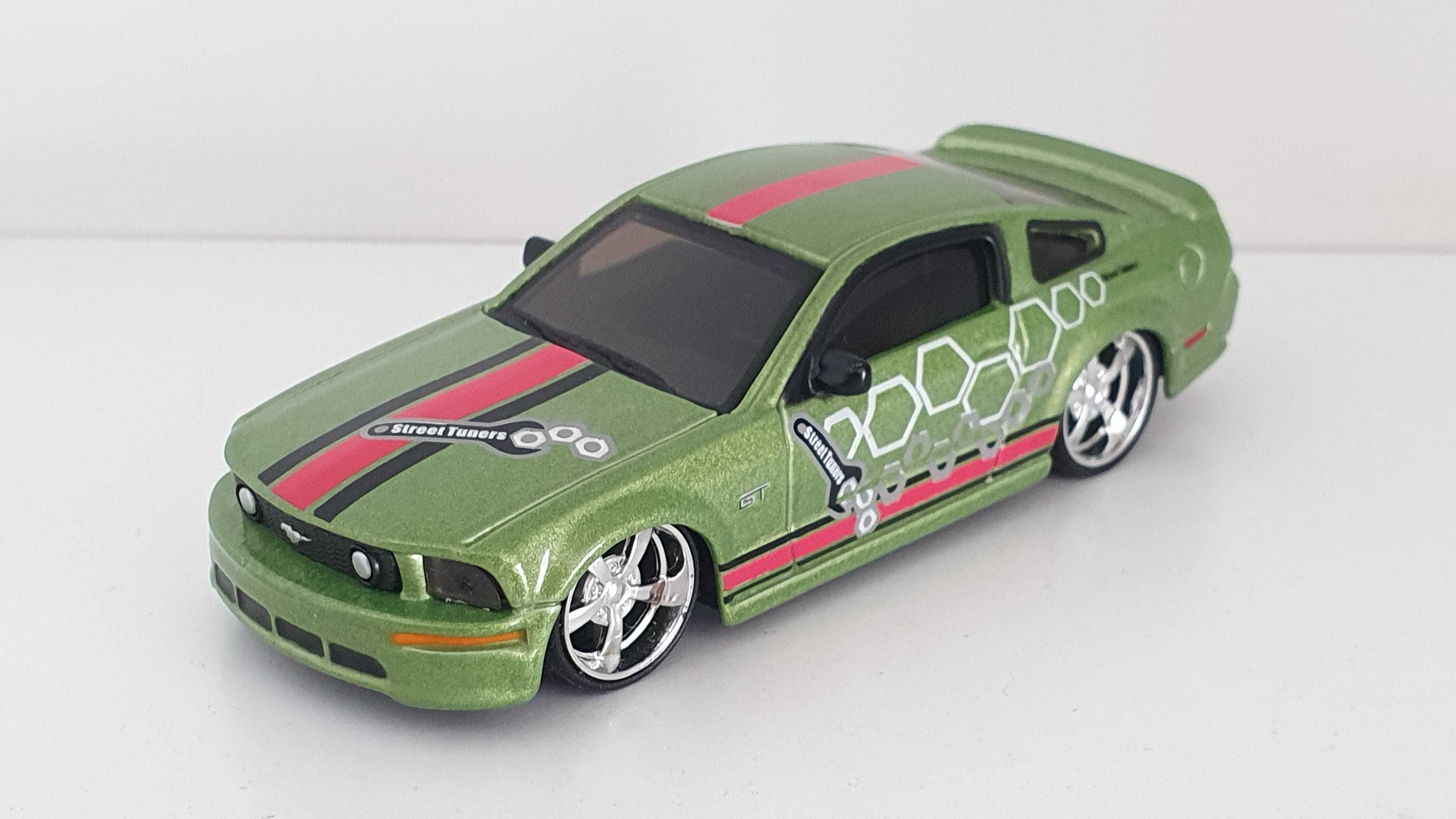 2006 Ford Mustang GT Street Tuners Bburago Burago 1:43