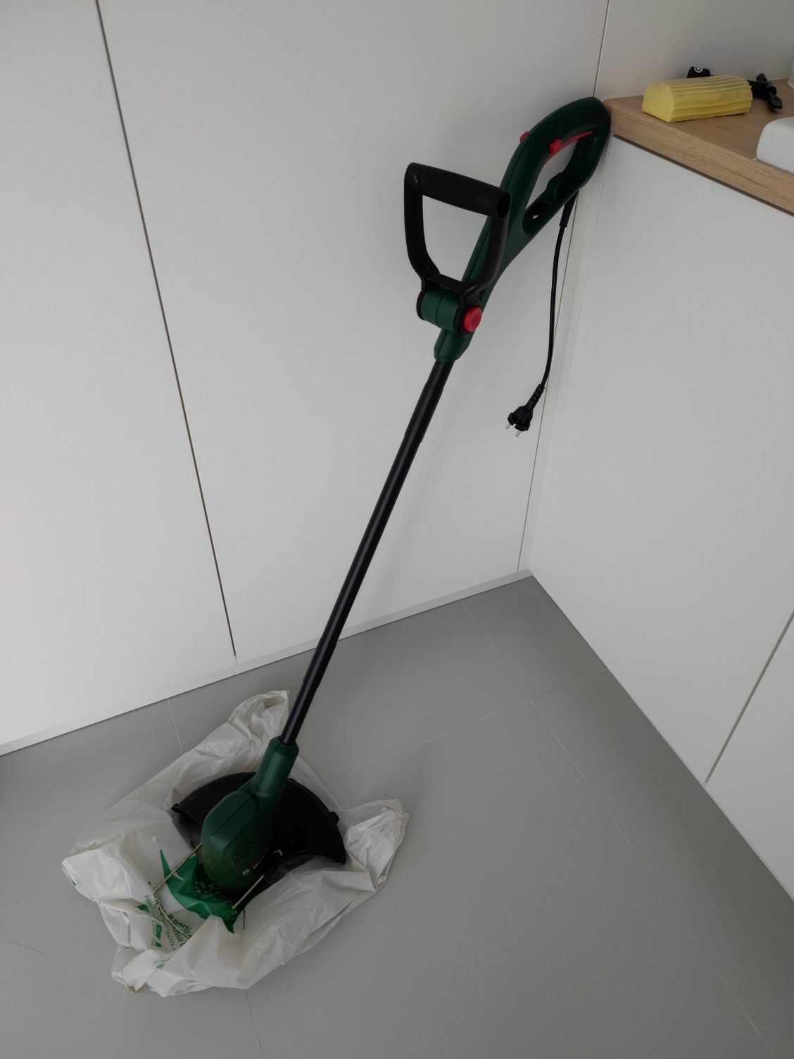 Corta Relva Bosch EasyGrassCut 23