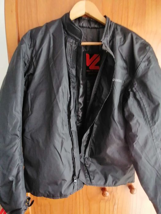 Casaco e luvas para mota