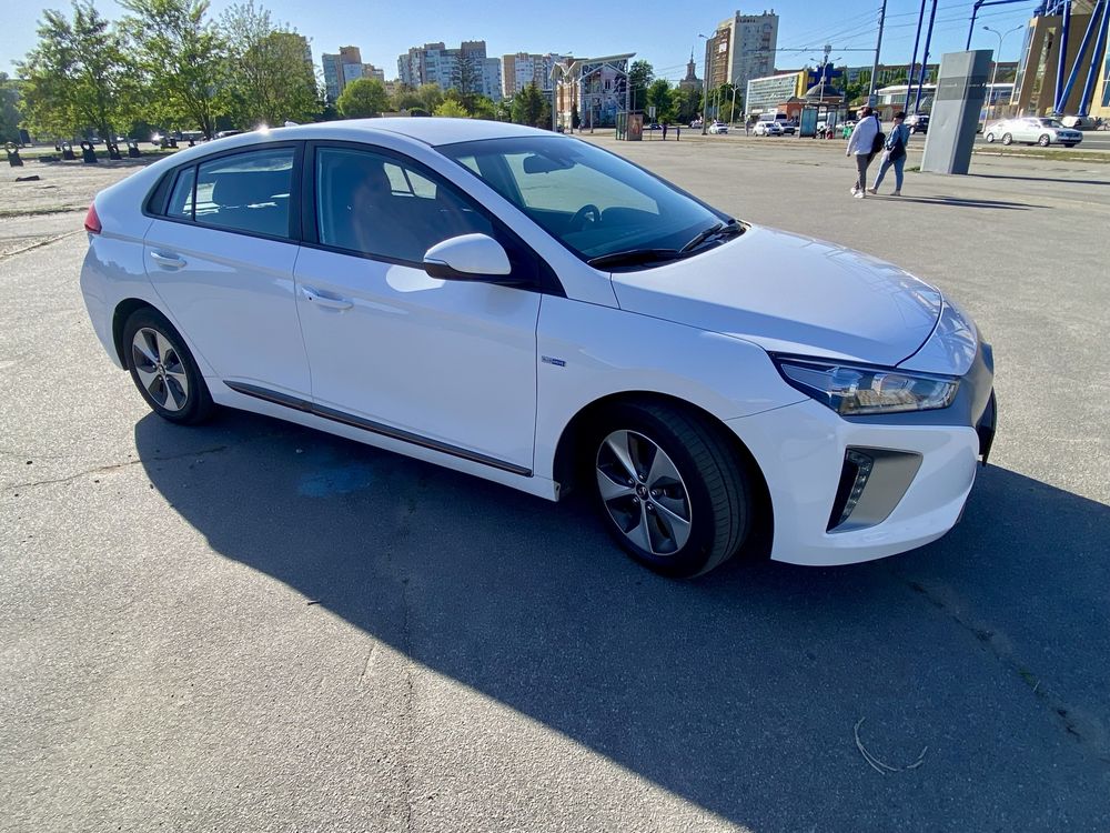 Продам Hyundai Ioniq electric 2018