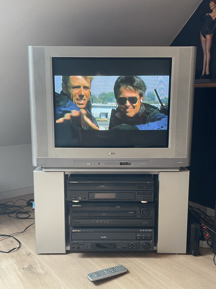 Telewizor kineskopowy LG 28 cali flatron
