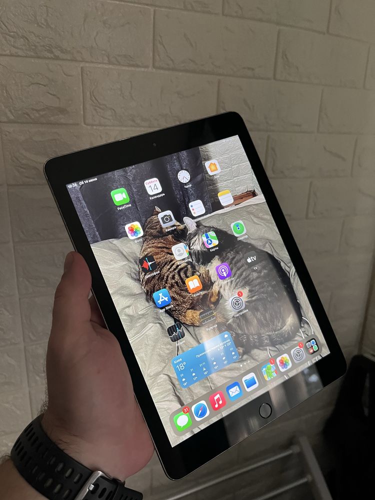 Продаю iPad 6 покоління 32gb